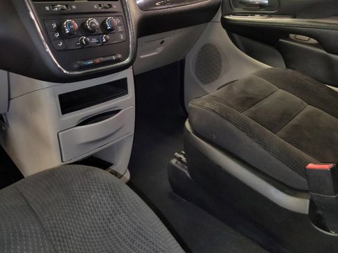 Used 2017 Dodge Grand Caravan SE w/ Power Window Group FWD image 26
