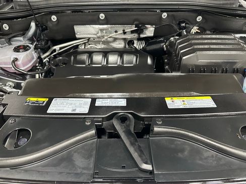 Used 2025 Volkswagen Atlas Cross Sport SE image 70