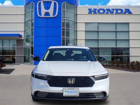 Certified 2025 Honda Accord SE image 6