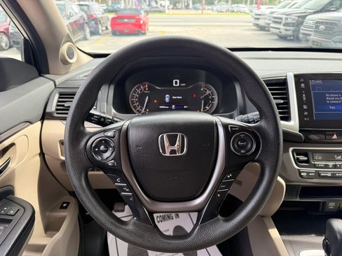 Used 2017 Honda Pilot EX image 10