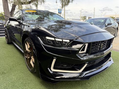 Used 2019 Ford Mustang GT RWD image 3