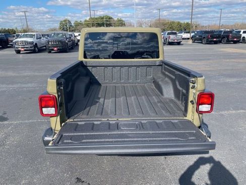 New 2026 Jeep Gladiator Sport AWD/4WD image 38