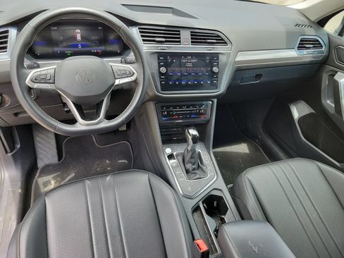 Used 2023 Volkswagen Tiguan SE FWD image 14