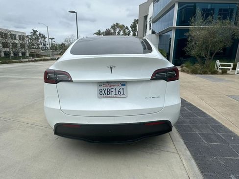 Used 2023 Tesla Model Y Long Range AWD/4WD image 4