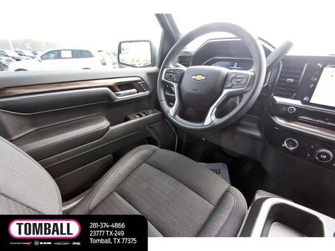 Used 2024 Chevrolet Silverado 1500 LT image 9