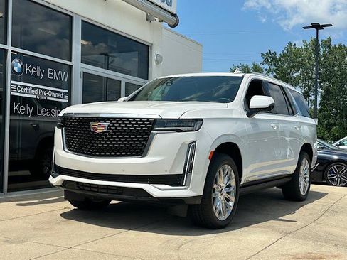 Used 2024 Cadillac Escalade Premium Luxury w/ Performance Package AWD/4WD image 3
