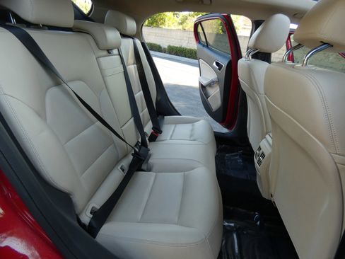 Used 2019 Mercedes-Benz GLA 250 image 38