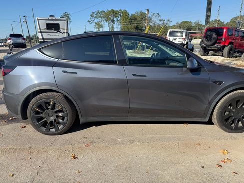 Used 2021 Tesla Model Y Long Range image 5