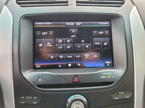 Used 2013 Ford Explorer XLT image 21