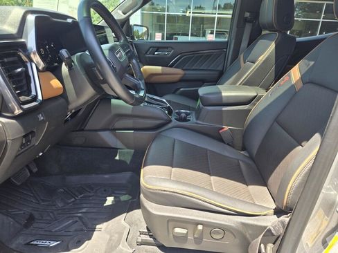 Used 2023 GMC Canyon AT4 w/ AT4 Premium Package AWD/4WD image 18