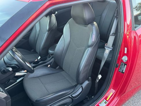 Used 2016 Hyundai Veloster Coupe 3D image 24