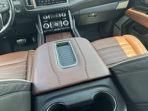 Used 2023 GMC Yukon Denali Ultimate w/ LPO, Floor Liner Package image 18