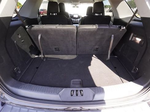 Used 2023 Ford Explorer XLT w/ Equipment Group 202A RWD image 30