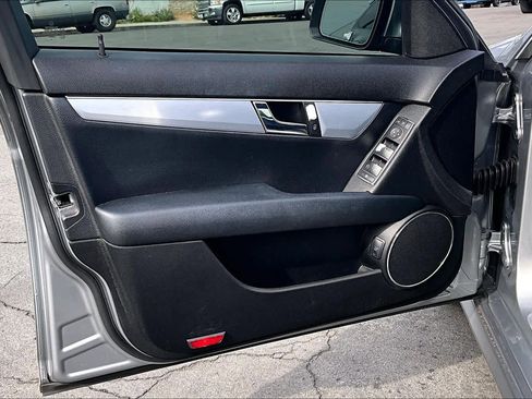 Used 2008 Mercedes-Benz C 300 Sport image 21