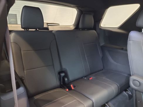 Used 2023 Chevrolet Traverse High Country AWD/4WD image 20