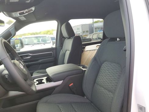 New 2026 RAM 1500 4x4 Crew Cab image 12