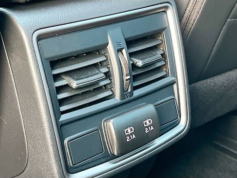 Used 2024 Subaru Forester Limited image 25