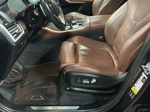 Used 2022 BMW X5 xDrive40i w/ Premium Package image 9