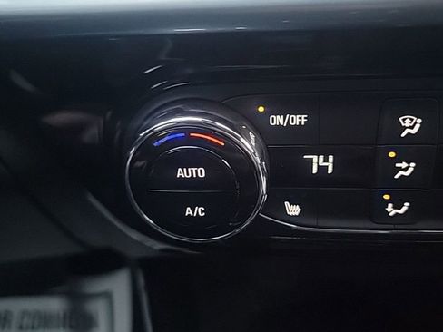 Used 2024 Chevrolet Trax LT w/ LT Convenience Package image 44