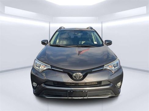 Used 2018 Toyota RAV4 Limited image 8