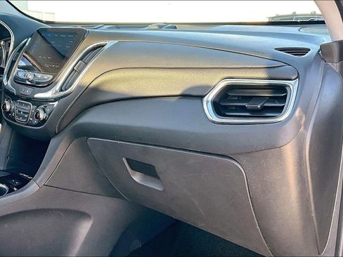 Used 2023 Chevrolet Equinox Premier image 20