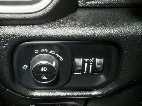 Used 2019 RAM 1500 Big Horn image 37