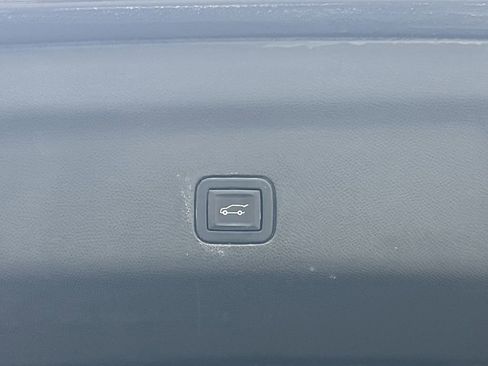 Used 2021 Chevrolet Suburban High Country w/ Premium Package image 22