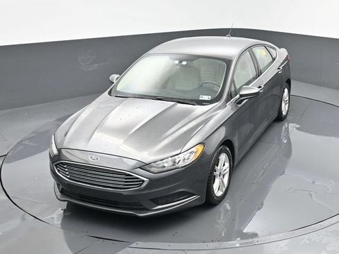 Used 2018 Ford Fusion SE FWD image 18