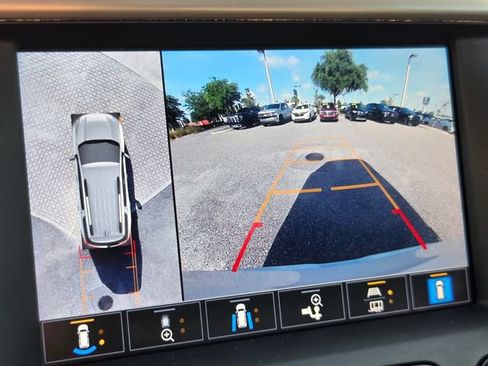Used 2021 GMC Acadia Denali w/ Denali Technology Package FWD image 17