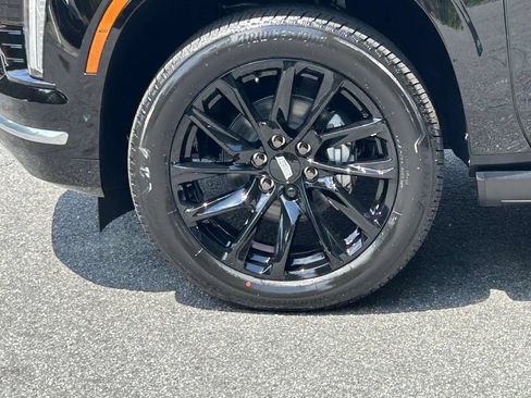 New 2026 Cadillac Escalade ESV Luxury AWD/4WD image 14
