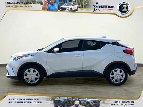 Used 2019 Toyota C-HR LE image 3