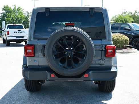 Used 2021 Jeep Wrangler Unlimited Sahara AWD/4WD image 7