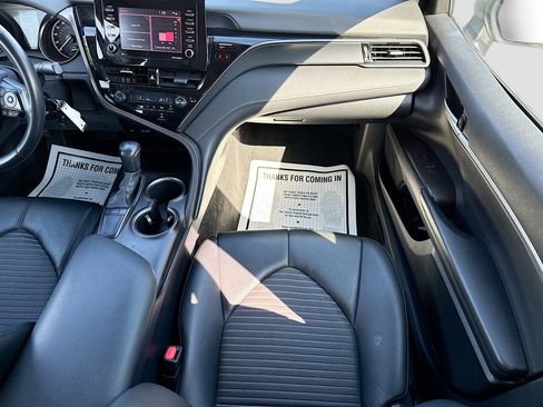 Used 2023 Toyota Camry SE image 17