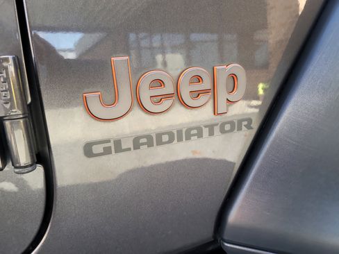 Used 2021 Jeep Gladiator Mojave image 9