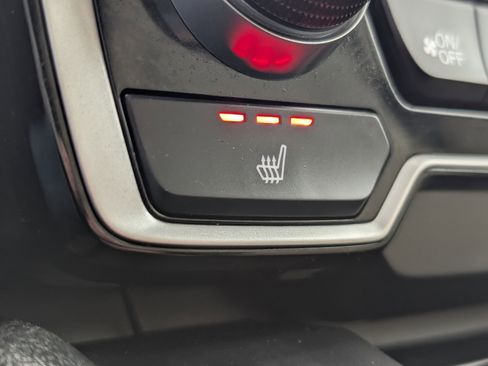 Used 2017 Honda CR-V Touring image 4