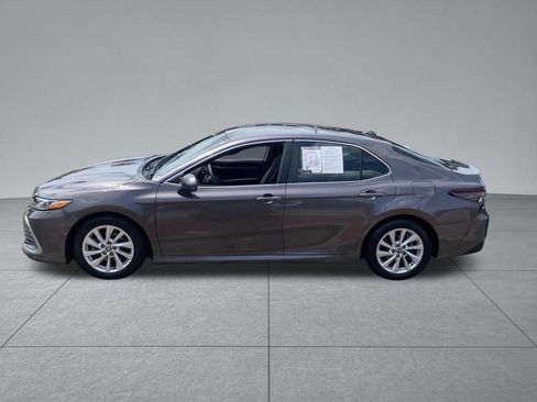 Used 2023 Toyota Camry LE FWD image 4