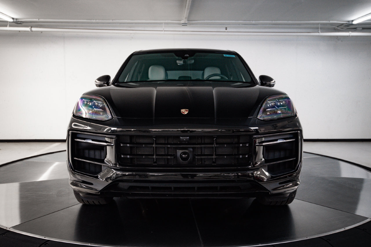 Certified 2026 Porsche Cayenne GTS AWD/4WD image 10