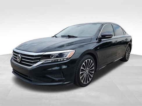 Used 2022 Volkswagen Passat 2.0T FWD image 3