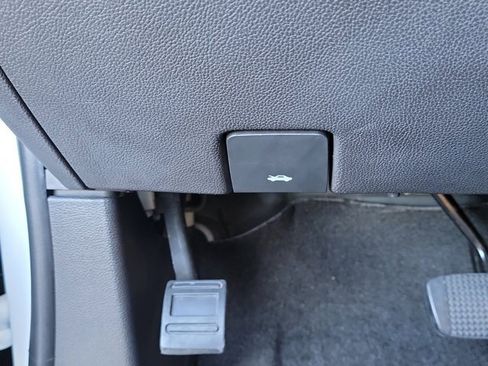 Used 2016 Chevrolet Colorado LT w/ LT Convenience Package image 25