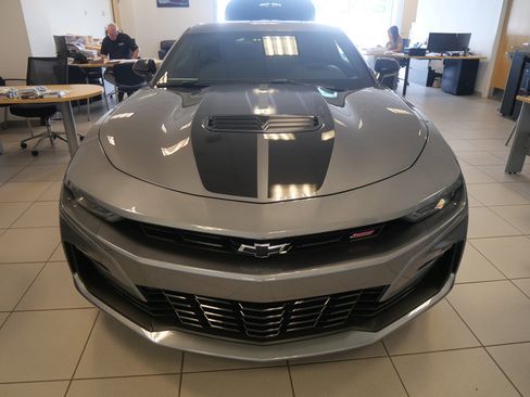 Used 2021 Chevrolet Camaro SS RWD image 2