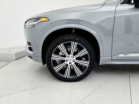 New 2025 Volvo XC90 B6 Plus w/ Protection Package Premier image 17