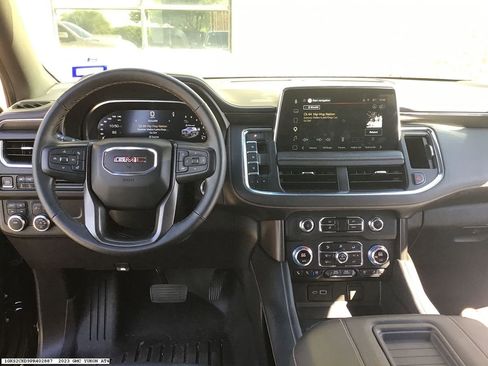 Used 2023 GMC Yukon AT4 image 12