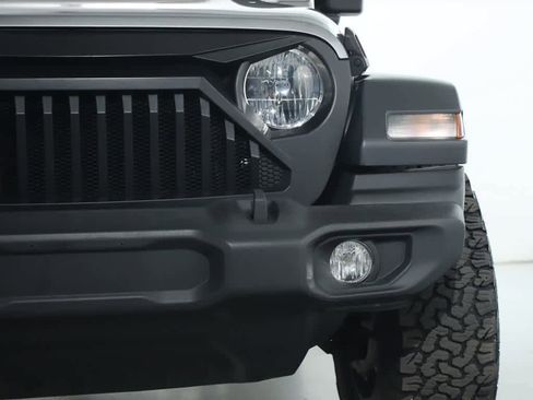 Used 2018 Jeep Wrangler Unlimited Sport S image 7