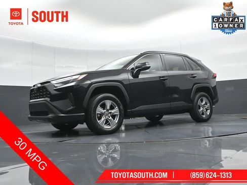 Used 2025 Toyota RAV4 XLE FWD image 41