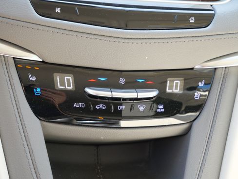 Certified 2024 Cadillac XT5 Premium Luxury w/ LPO, Floor Liner Package AWD/4WD image 21