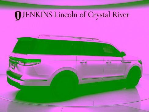 Certified 2024 Lincoln Navigator L Reserve AWD/4WD image 3