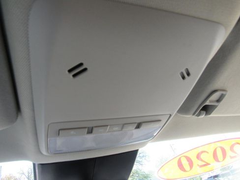 Used 2020 Buick Encore Preferred AWD/4WD image 29