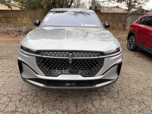 Used 2025 Lincoln Nautilus Premier w/ Equipment Group 102A image 3