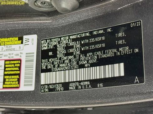 Used 2022 Toyota Highlander XLE FWD image 33
