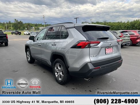Used 2025 Toyota RAV4 XLE AWD/4WD image 6